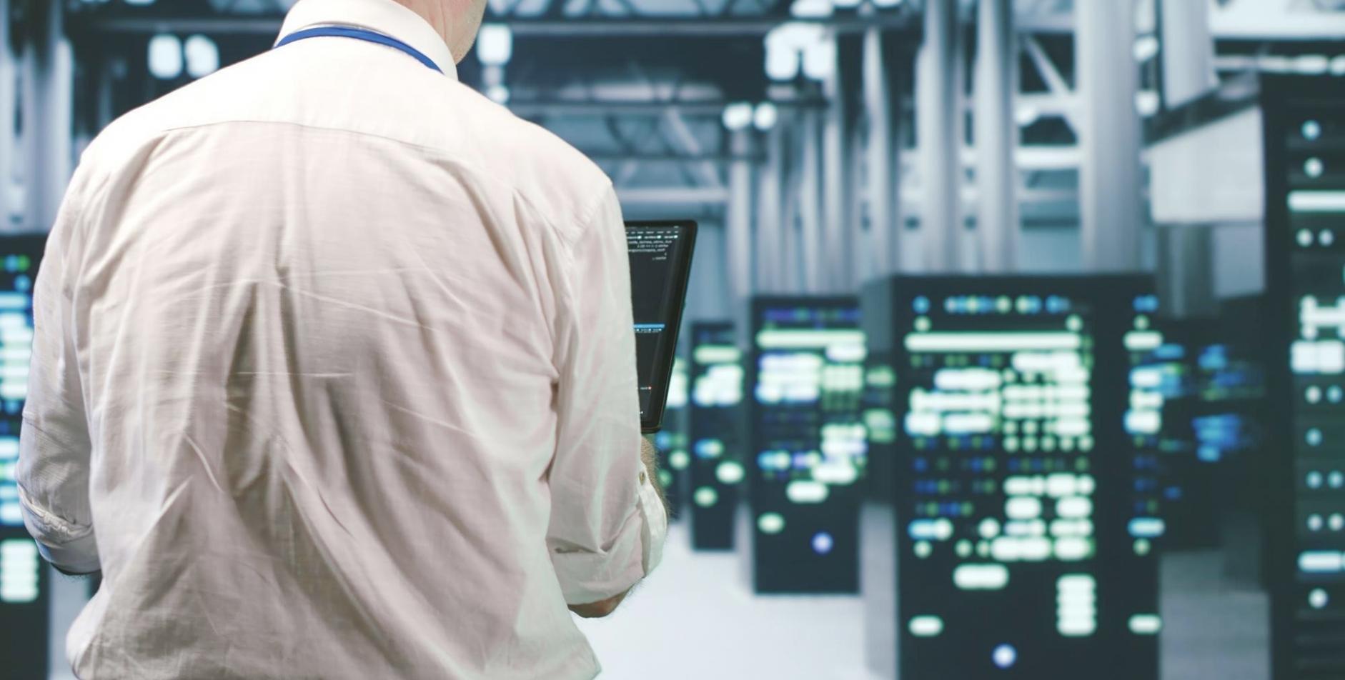 Pantalla mostrando dashboard de gestión de gastos automatizado en tiempo real