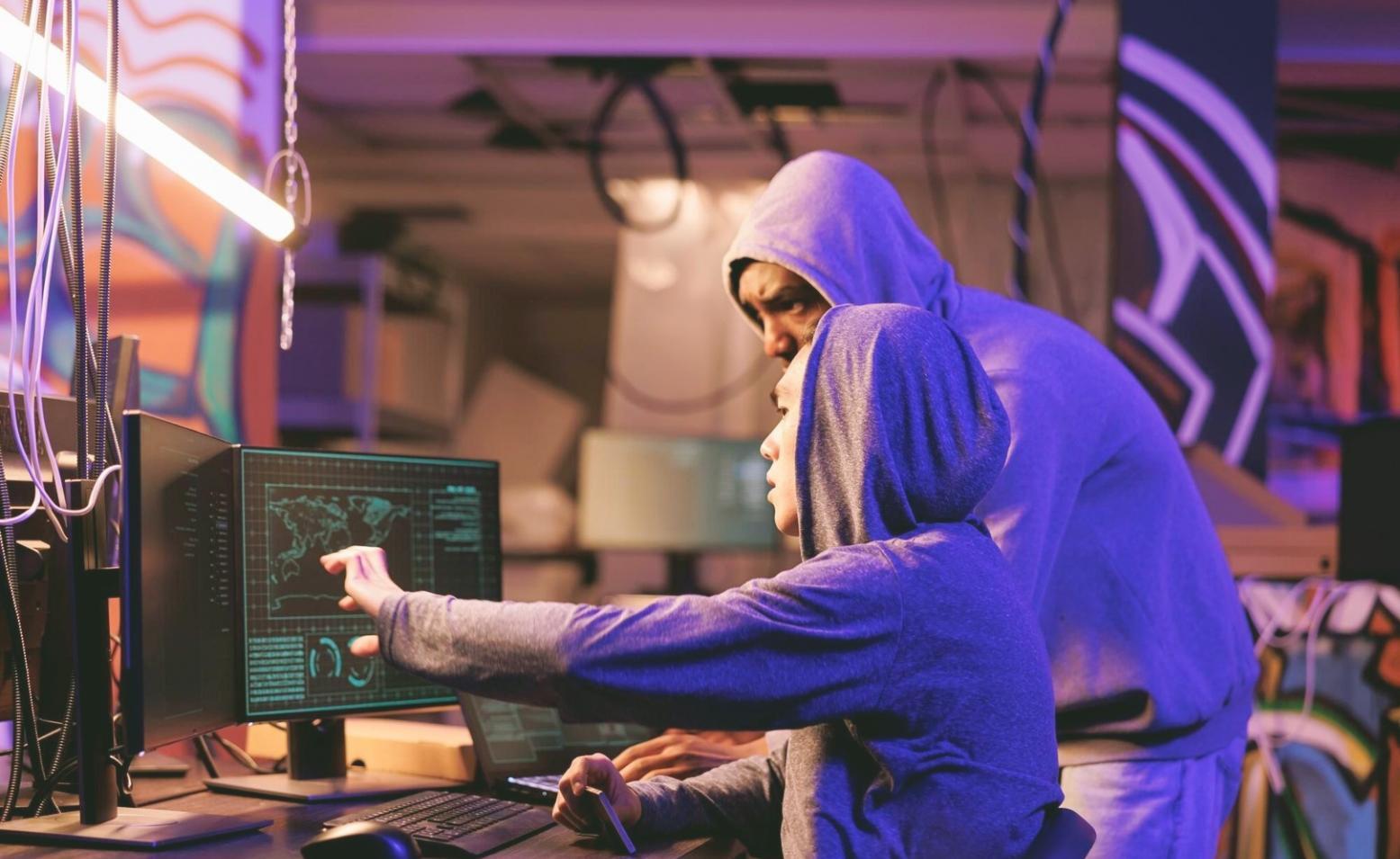 Equipo trabajando con procesos optimizados